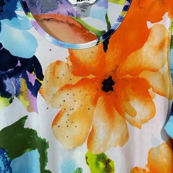 Vibrant ALIA Floral Blouse, Medium - Picture 3 of 8